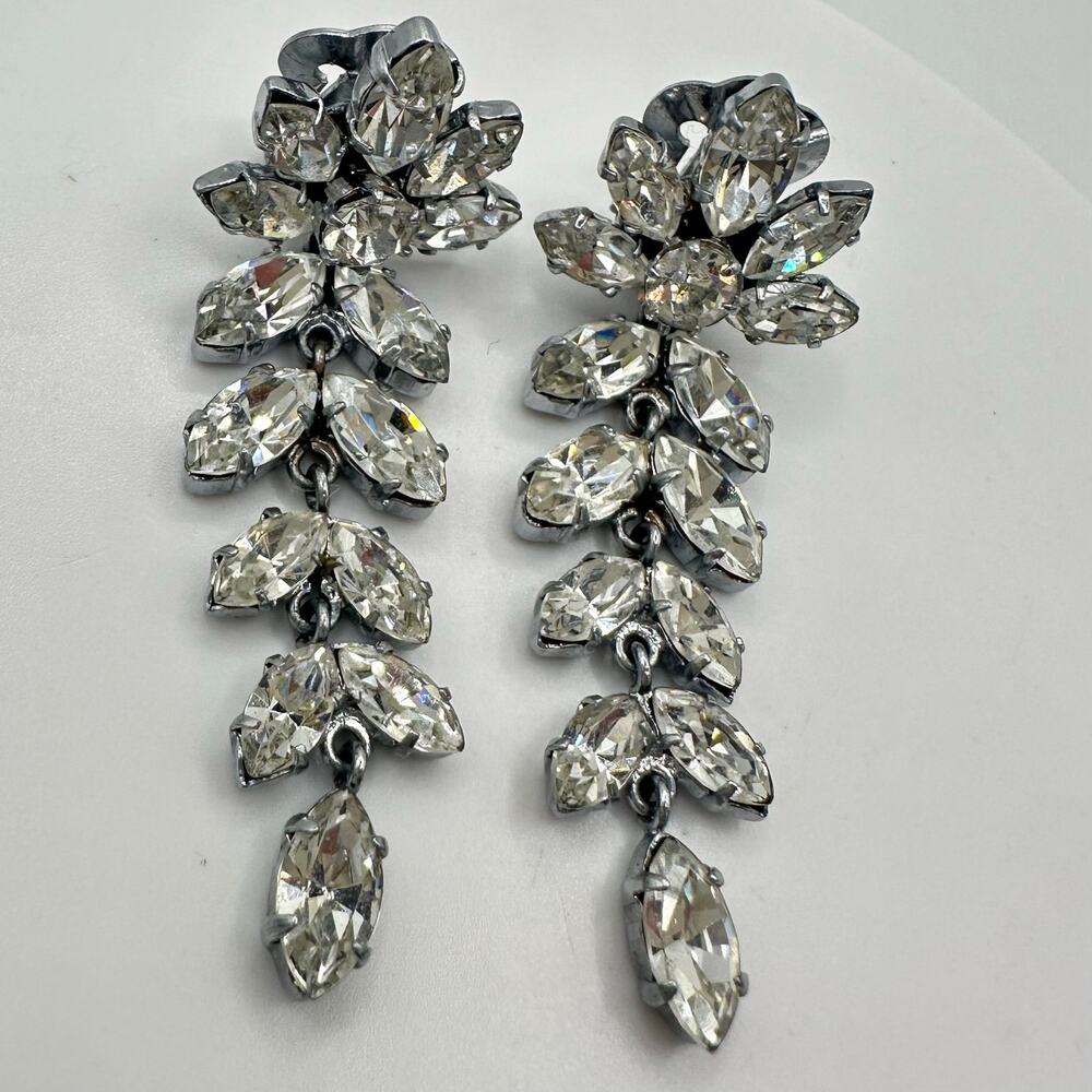 Austria 1950s vintage silver tone clear glass rhinestones drop clip on earrings - Picture 3 of 8